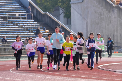 2025年に開催された少女チャレンジRUNファンランの様子